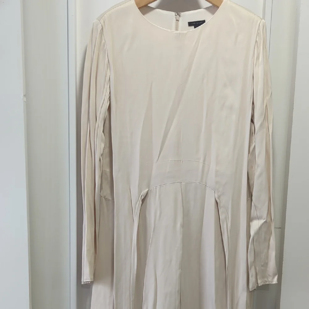 Ann Taylor Cream Long Sleeve Dress with Waist Tie Size 2